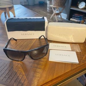 Pre-loved Versace Sunglasses Unisex